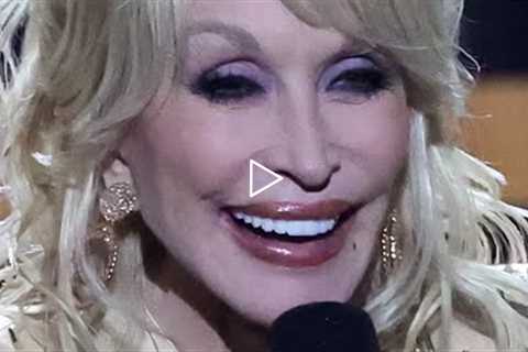 The Big Mistake Dolly Parton Made At The 2022 ACM Awards Has Everyone Talking
