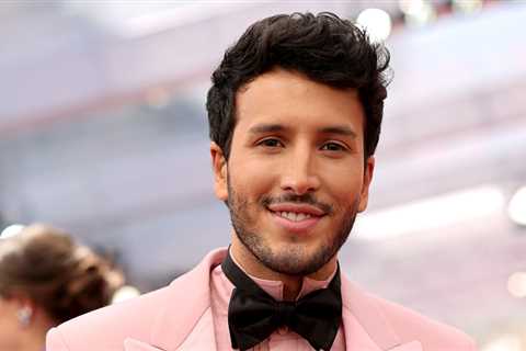 Sebastian Yatra arrives before the performance of “Dos Oruguitas” on the Oscars 2022 red carpet