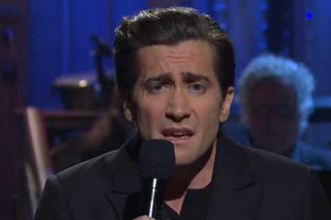 Jake Gyllenhaal looks back on hosting ‘SNL’ in 2007, singing Celine Dion in opening monologue –..