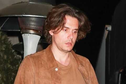 John Mayer meets friends for dinner in West Hollywood